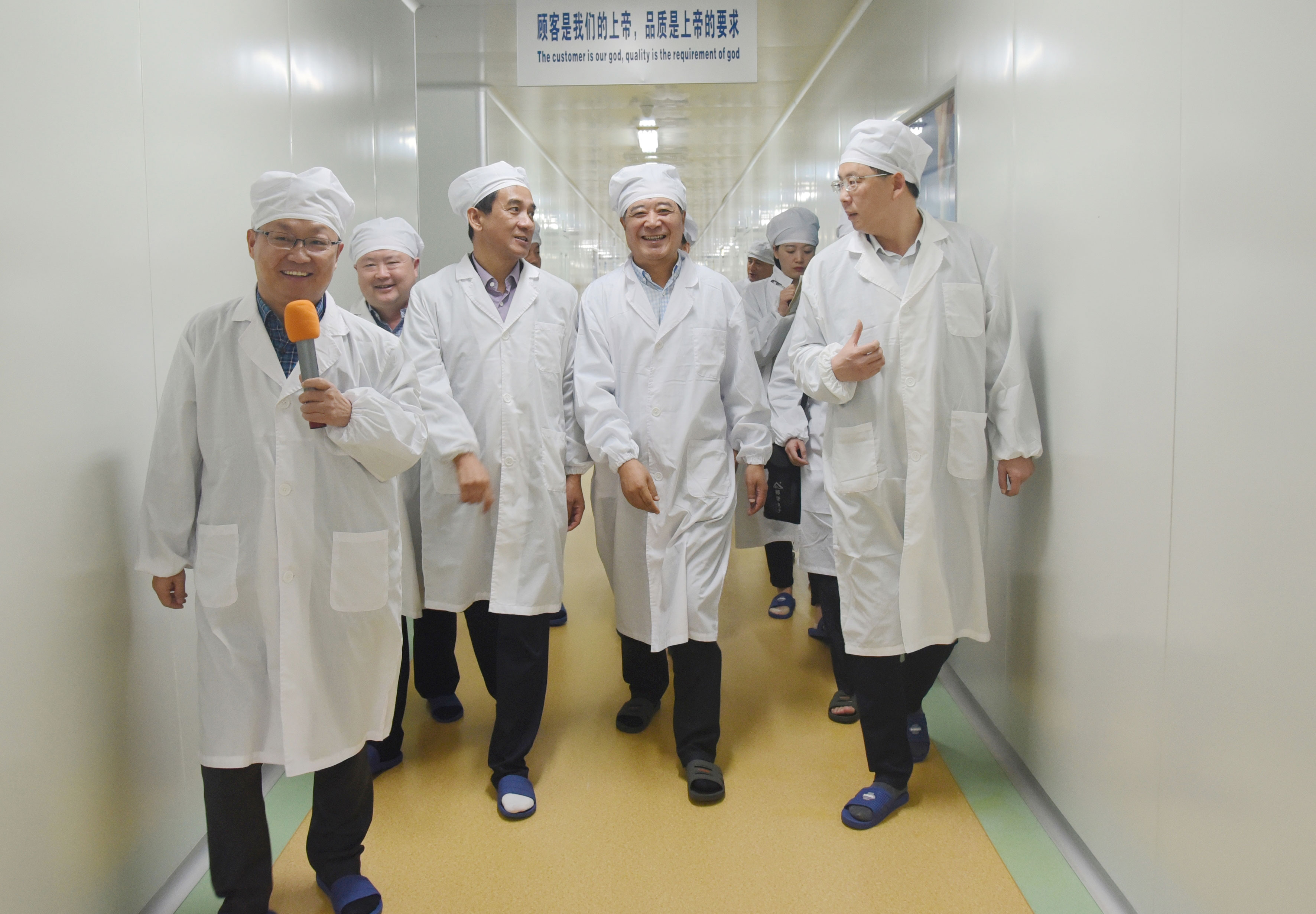 滁州大學黨委書記陳潤一行來安徽天康集團調研。